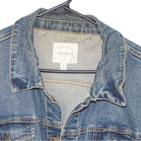TORRID Trucker Medium Wash Denim Jean Jacket, Size 2X - Picture 3 of 4